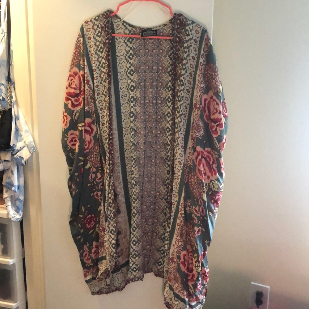 🌟 Olive green kimono 🌟 3x $20